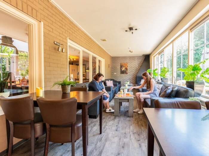 Groepsaccommodatie in Buurse (Overijssel) voor 25 personen met 7 slaapkamers en 5 badkamers.