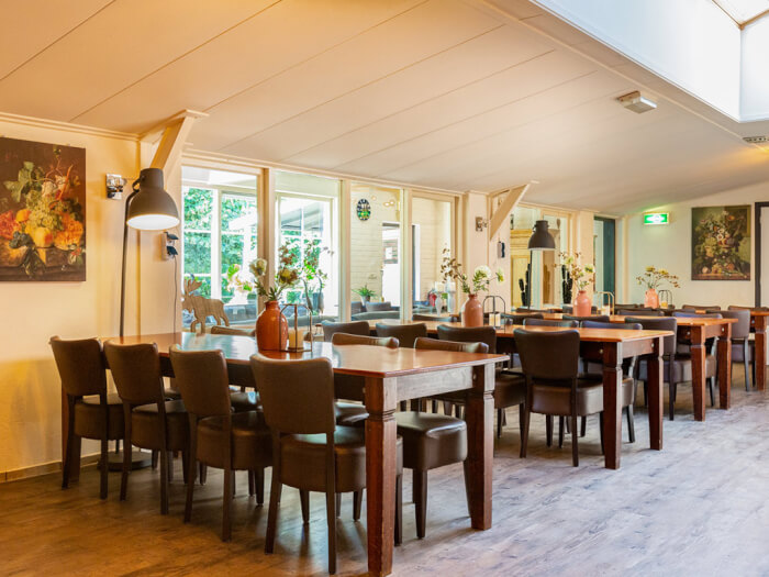 Groepsaccommodatie in Buurse (Overijssel) voor 25 personen met 7 slaapkamers en 5 badkamers.