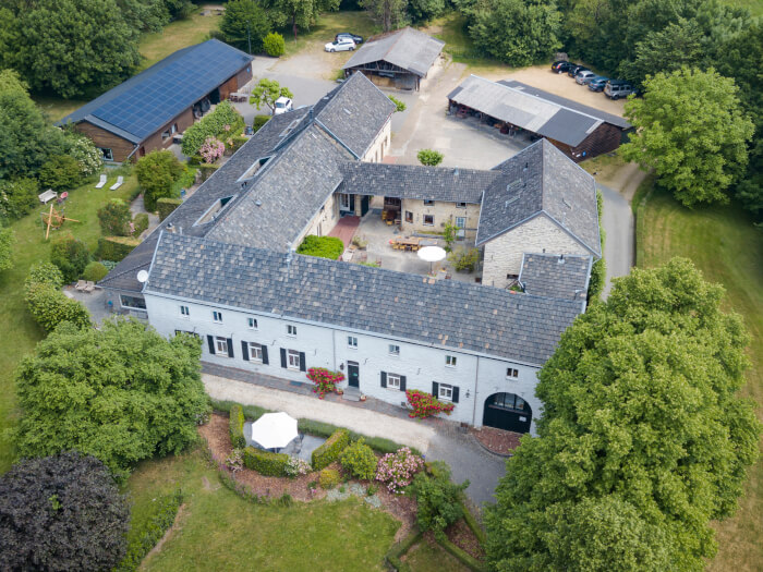 Groepsaccommodatie in Bocholtz (Limburg) voor 75 personen met 34 slaapkamers en 15 badkamers.