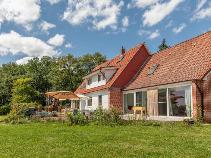 Groepsaccommodatie in Mander (Overijssel) voor 10 personen met 5 slaapkamers en 2 badkamers.
