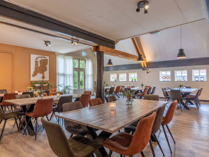 Groepsaccommodatie in Orvelte (Drenthe) voor 40 personen met 11 slaapkamers en 7 badkamers.
