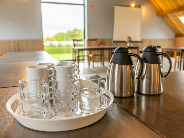 Groepsaccommodatie in Neerkant (Noord-Brabant) voor 42 personen met 17 slaapkamers en 17 badkamers.