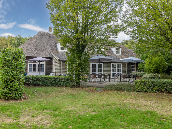 Groepsaccommodatie in Loon op Zand (Noord-Brabant) voor 20 personen met 8 slaapkamers en 3 badkamers.